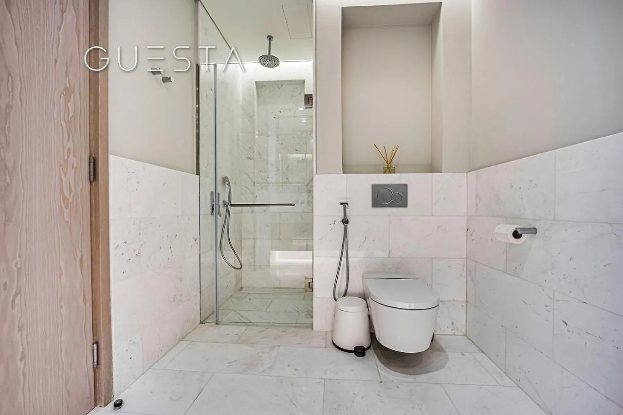 The Palm Tower, Nakheel Mall, Palm Jumeirah Dubai 0*,