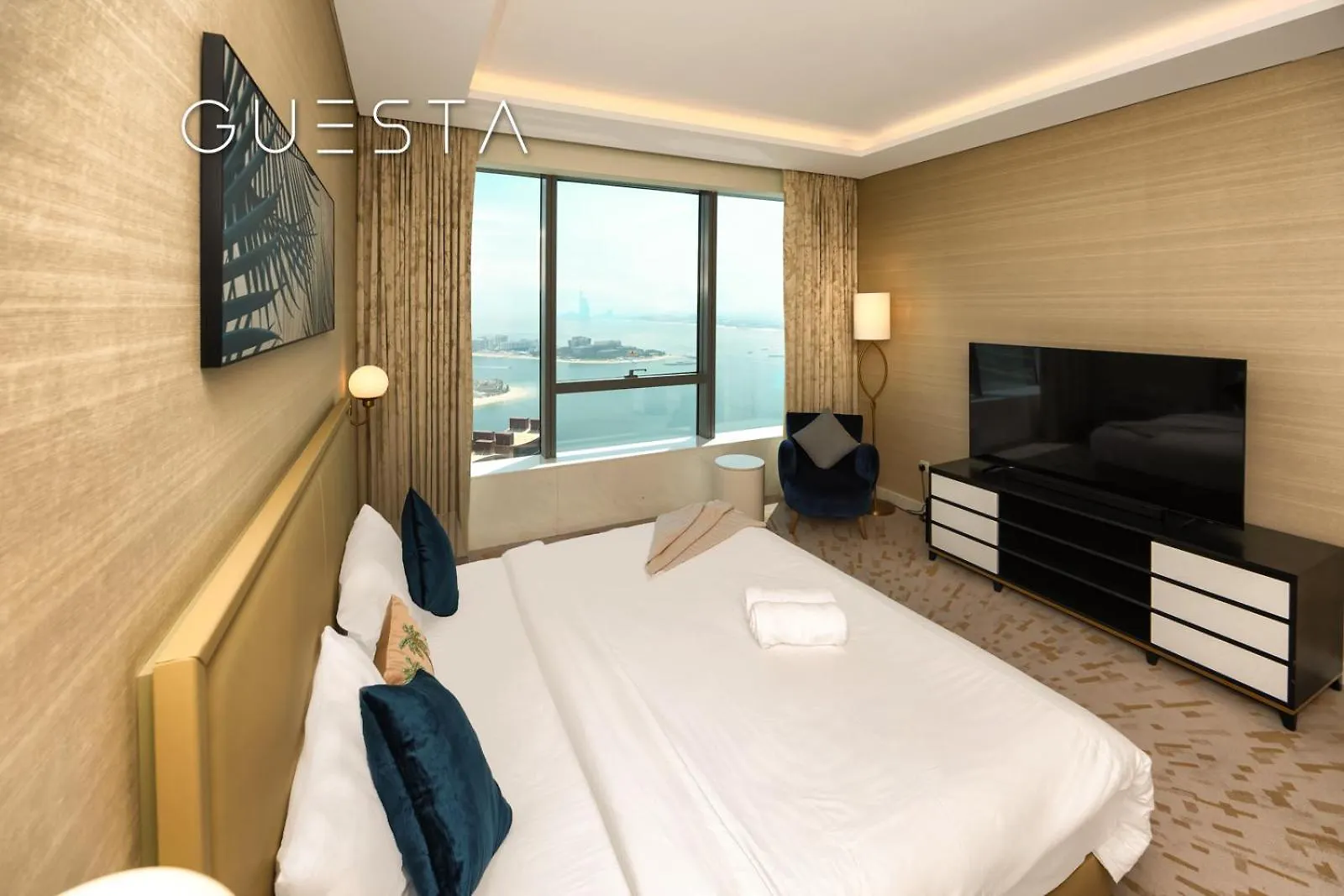 The Palm Tower, Nakheel Mall, Palm Jumeirah Dubai Apartment